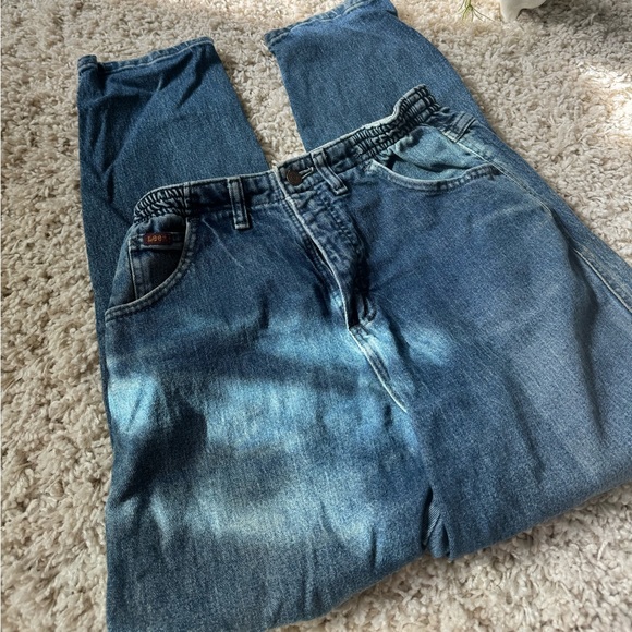 Lee Mom jean’s straight leg denim boyfriend jeans with stretchy waistband